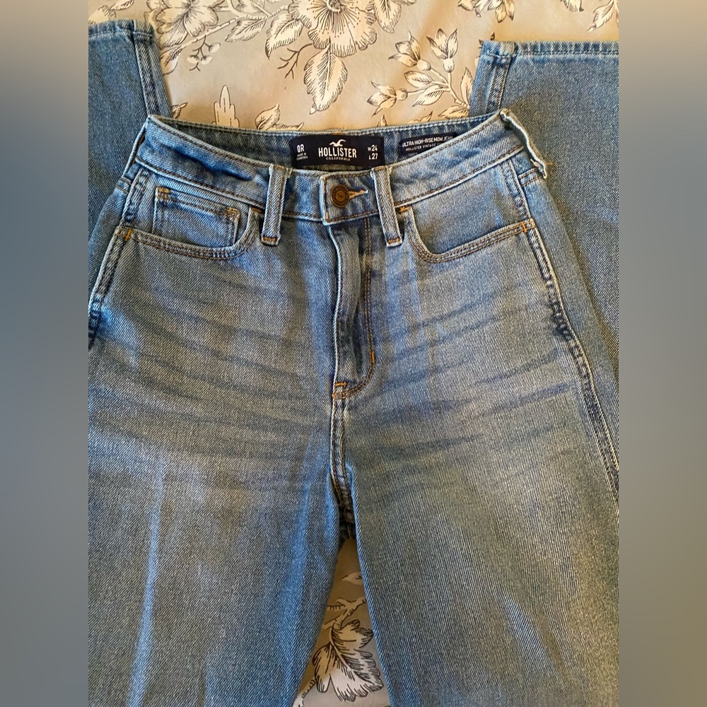 Hollister Vintage Stretch Ultra High-Rise Mom Jeans 0R